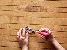 Load image into Gallery viewer, Speedball Lino Handle and Cutters
